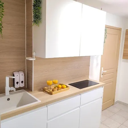 Daire Climatisee Lit Double - Proche Tram & Centre