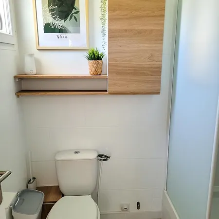 Daire Climatisee Lit Double - Proche Tram & Centre